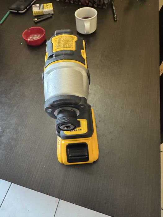 Dewalt wkrętarka DCF845 z akumulatorem.