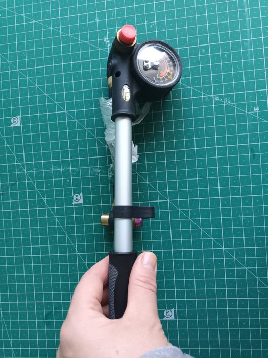 Bomba de ar portátil para bicicletas, carrinhos,  pneumaticos