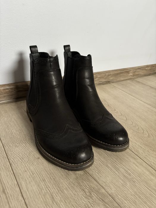 Damskie czarne botki