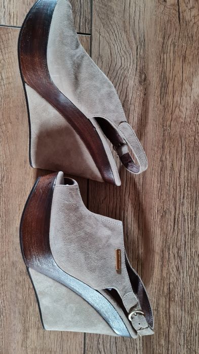 Buty damskie, koturny