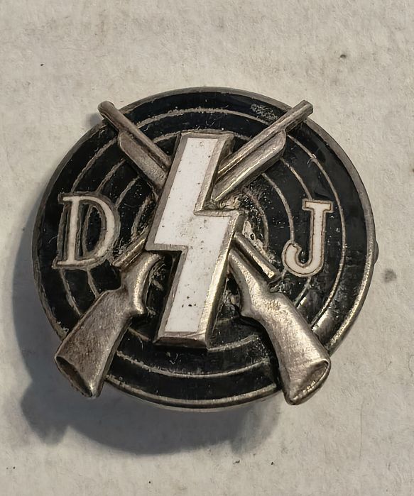 Militaria de Trincheira Distintivo de Tiro para Jovens Alemães DJ, Fabricante RZM M1/66,