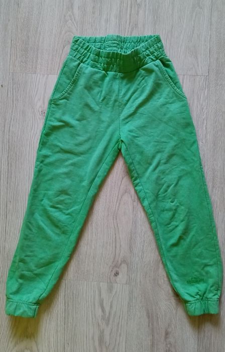 Dziecięce spodnie dresowe 130/140