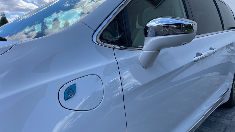 Chrysler Pacifica hybrid limited
