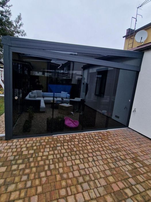 Mycie paneli fotowoltaicznych i powierzchni szklanych