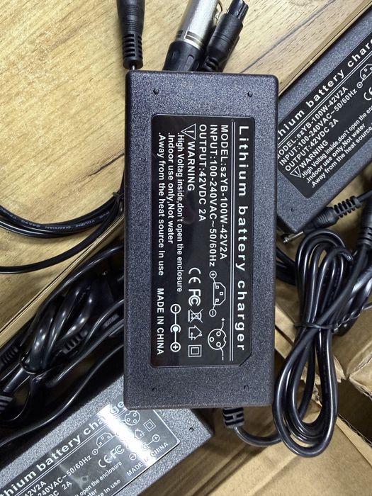 Блок живлення зарядний пристрій 42V 2A для Li-ion акумуляторів