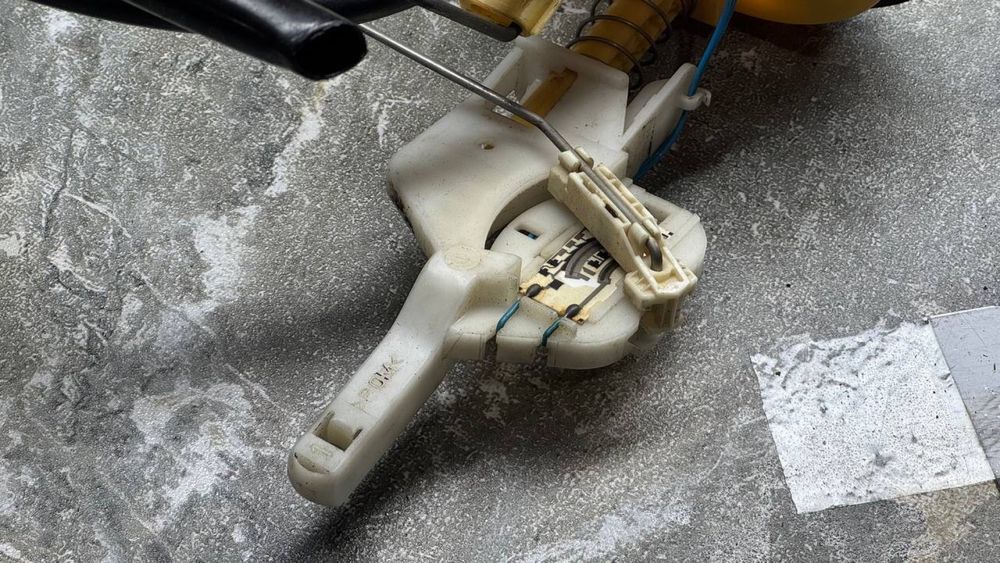 Поплавок Датчик рівня палива БМВ Е46 дизель поплавок бмв е46 дизель