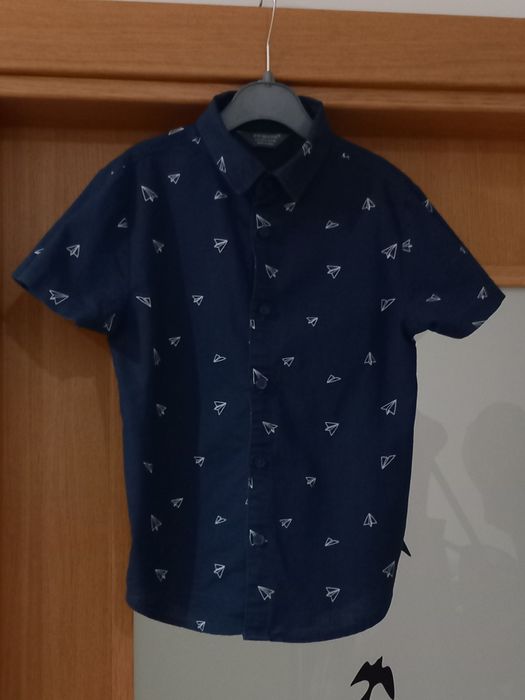 Camisa manga curta azul escura Primark 5-6 anos