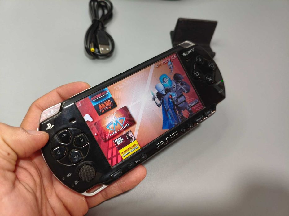 PSP Slim & Lite 2000