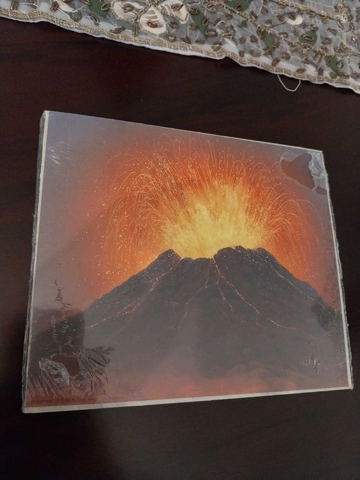 Puzzle 80 peças, Vulcão em erupção, como novo