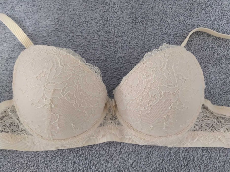 Biustonosz Esotiq 70B cielisty beżowy