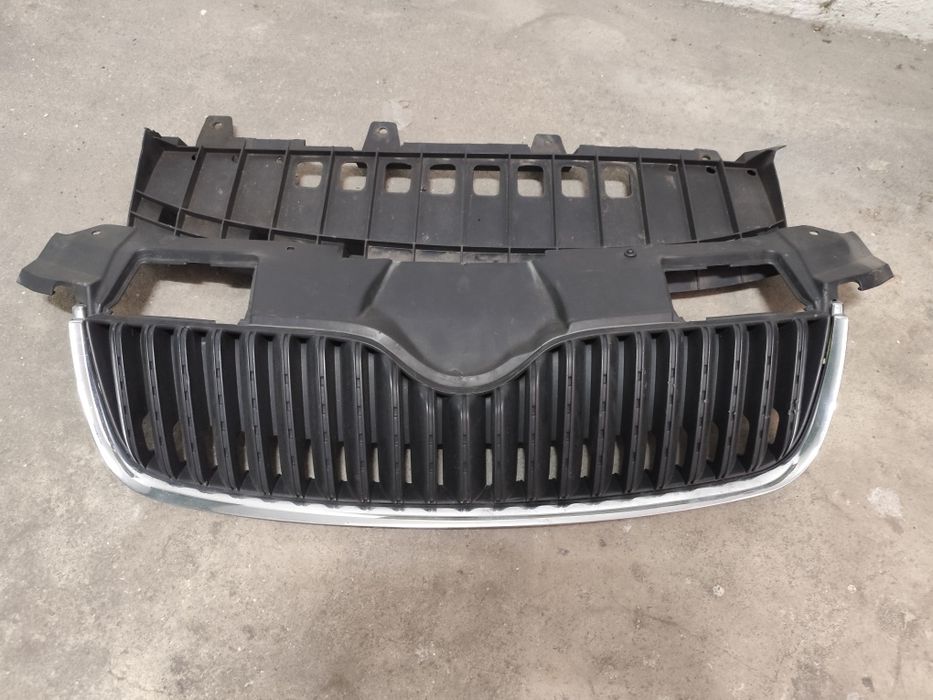 Grelha Skoda Fabia 2009