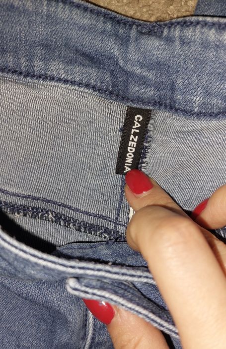 Джинсы на девочку Calzedonia. Размер 38, наш М, 26. Высокая посадка.