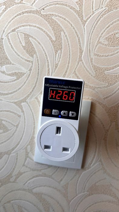 реле  бар'єр напруги UK вилка