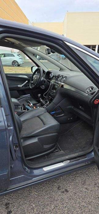 Ford S-Max — fotografia 11