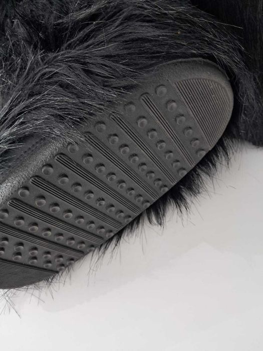 Śniegowce z futra czarne Moon boot R.37-38