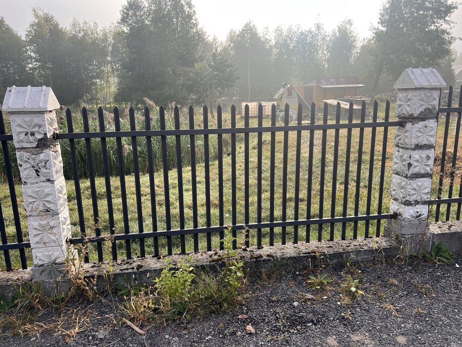 Pole ogrodzeniowe ogrodzenie
