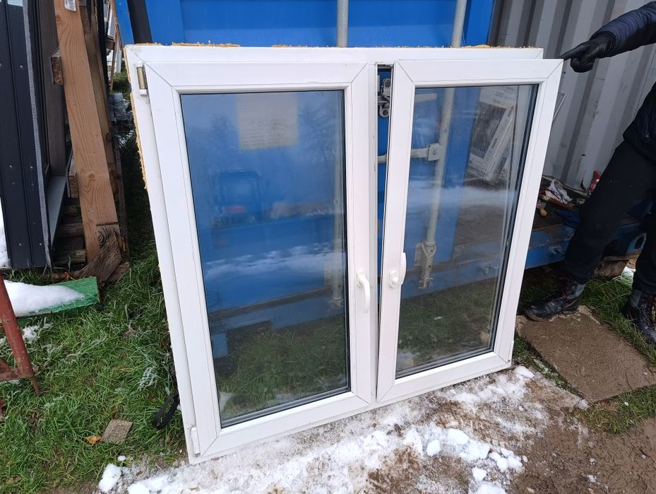Okno 136x128 plastikowe rozwierno uchylne białe dwukwaterowe.