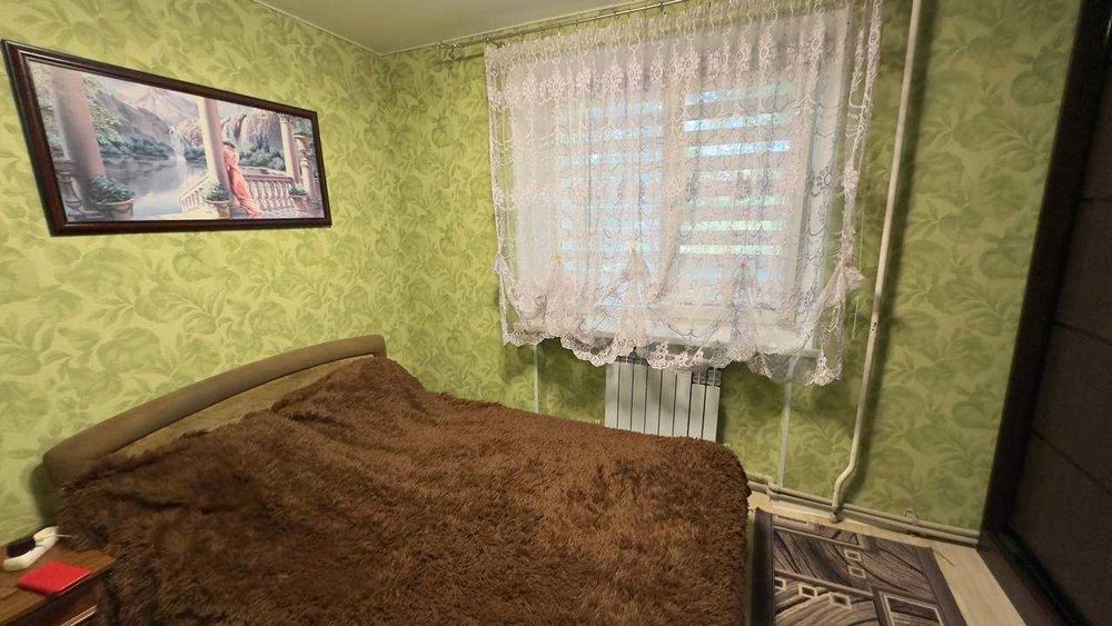 Продаётся 3-ком квартира с автономным отоплением +2 гаража, р-н ЖД