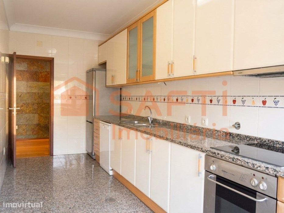 Apartamento T2 Renovado, Excelente Localização Acesso A1 - Grijó