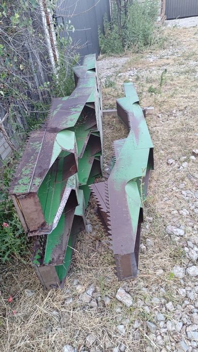 Wytrząsacze John Deere