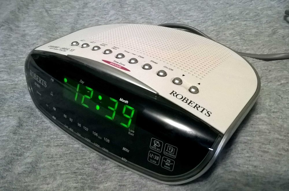 Часы Roberts chrono-logic SR9971 Франция Радио будильник avto set