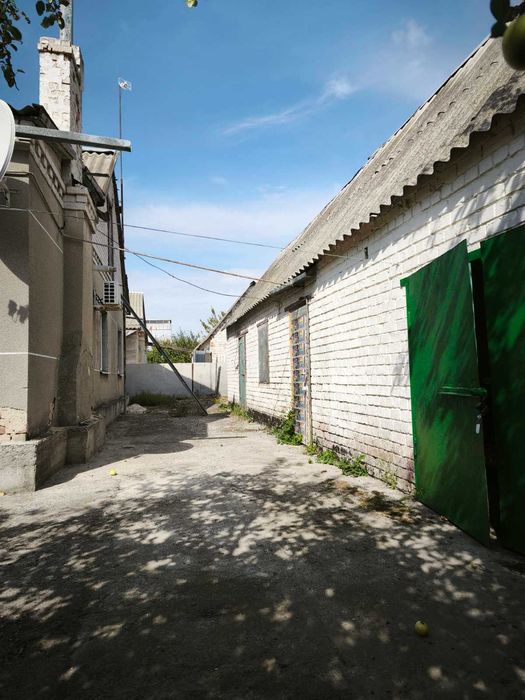 Продам газифікований будинок 100,1 кв.м зі зручностями та ділян 15сот