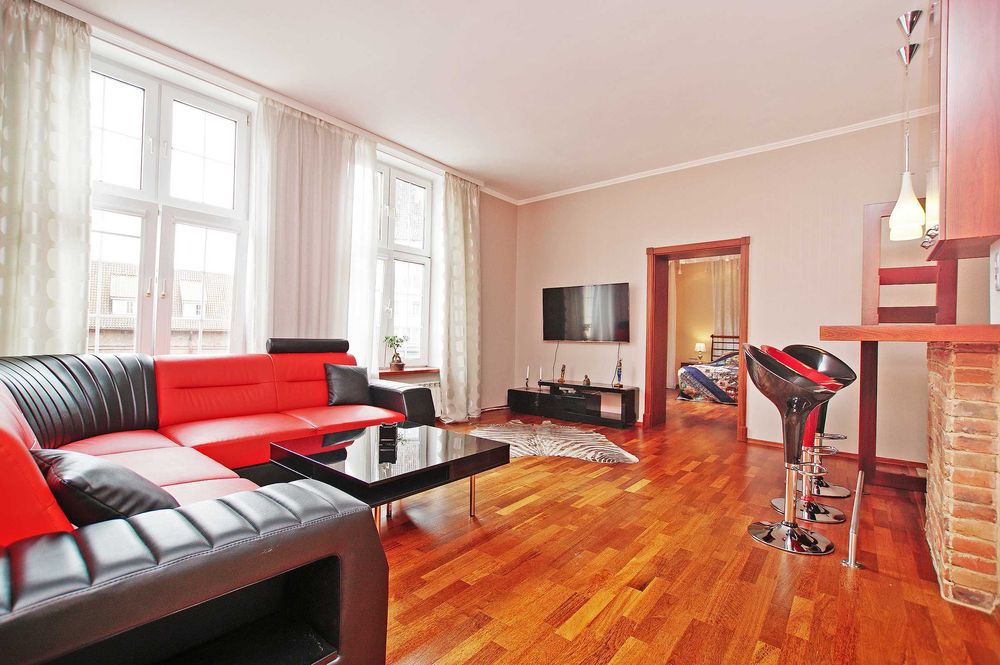 Gdańsk, Glówne Miasto, 4 pokoje, 80 m2, zaciszna strona Złotej Bramy, ścisłe centrum, cena promocyjna