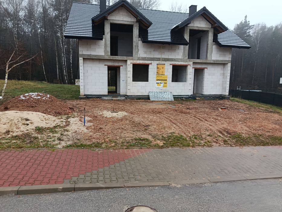 !!!DOM NA SPRZEDAŻ!!!
Sprzedam dom w zabudowie bliźniaczej, w Bilczy,