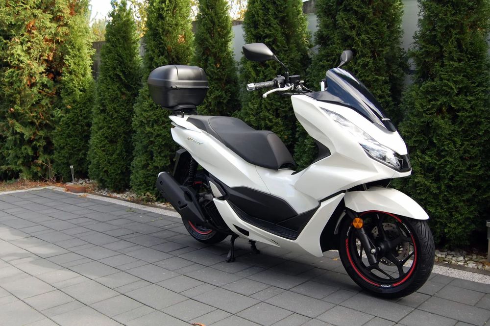 Honda PCX Honda PCX 125 nowy model białą perła TOP stan transport od ręki