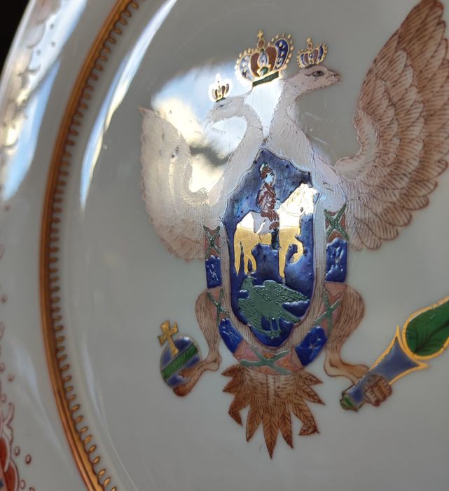Prato de porcelana imperial russa Maitland Smith