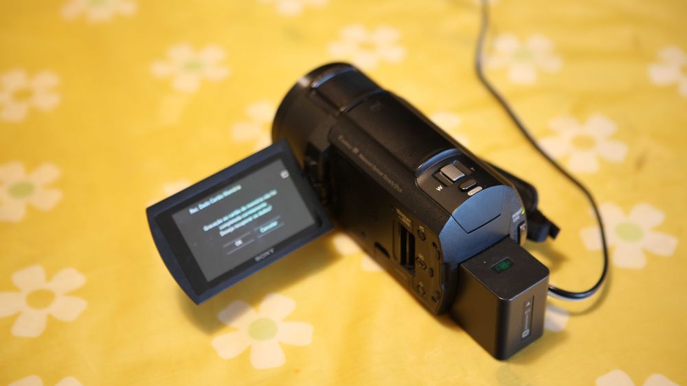 Câmera de vídeo Sony AX43, 4K (Com defeito)