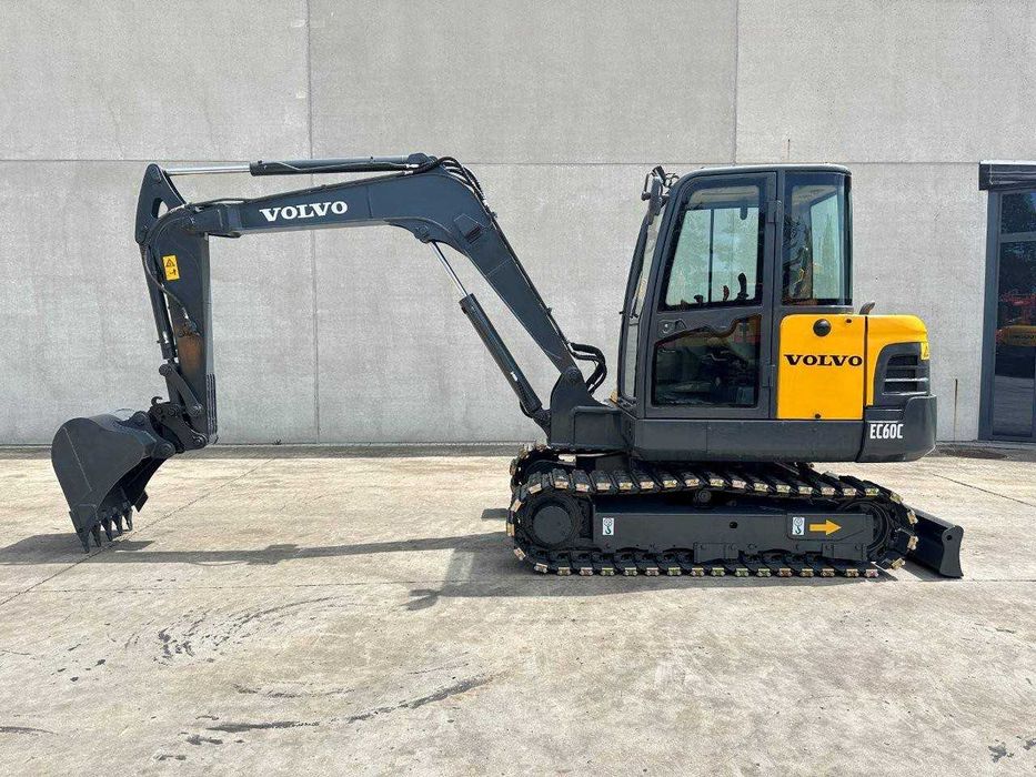 Escavadora Volvo EC60C 2014