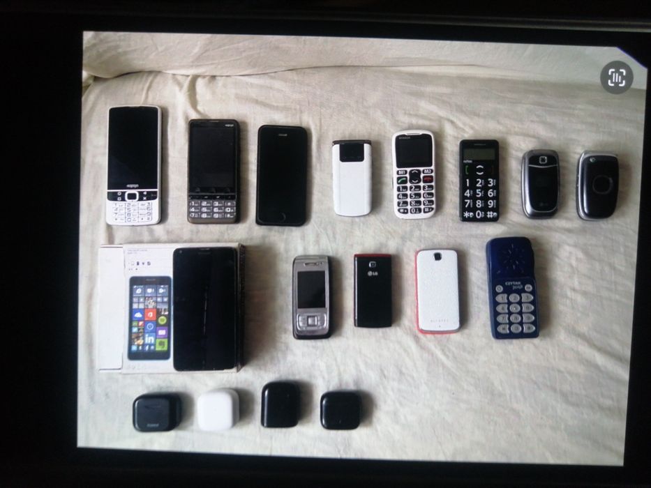 Zestaw pakiet telefonów I słuchawek bluetooth