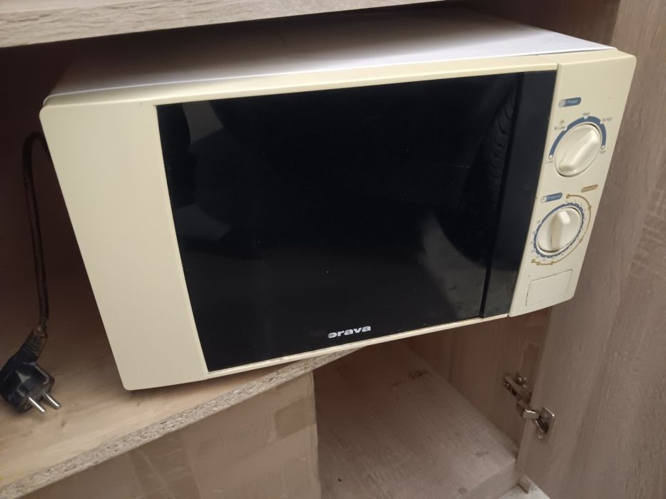 Mała lodówka + mikrofala