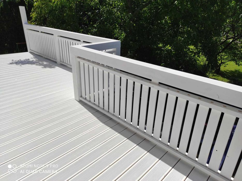 Deska tarasowa Modrzew Syberyjski ryflowana/gładka