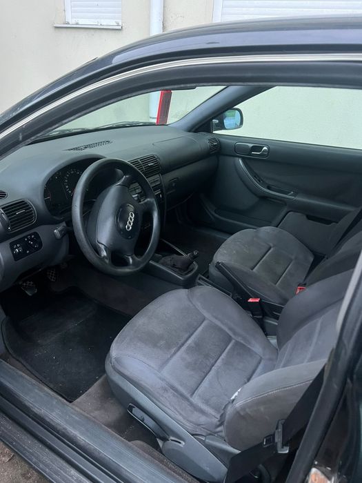 Vendo Audi  1.6 ano 99