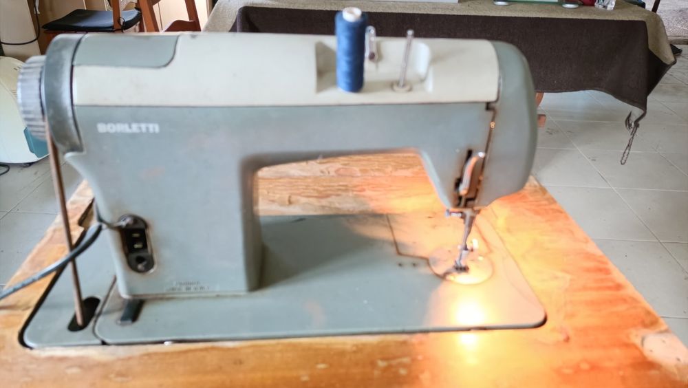 Máquina de costura para venda