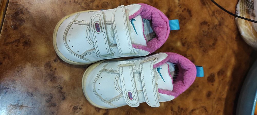 Кроссовки Nike  .