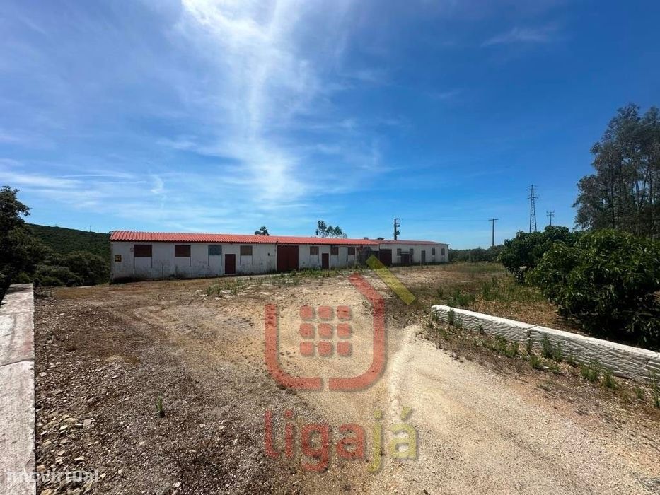 Armazém Industrial/Agropecuário com 9.700 m² de Terreno | Entre Our...
