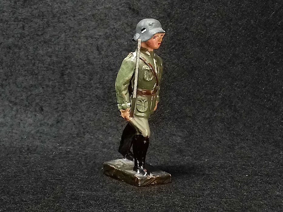 Leyla Soldier - made in Germany 1940´s