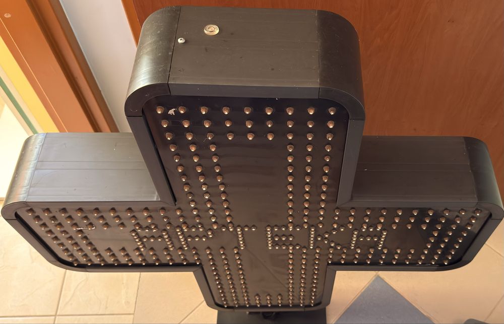 Krzyz apteczny LED 80x80 dwustronny