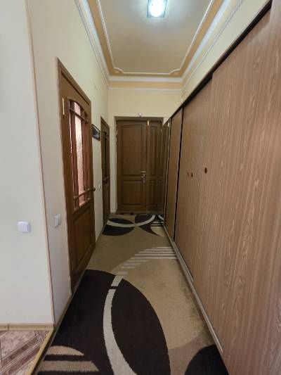 Продаж 2 кімнатна  сталінка Центр,  автономка,ліфт