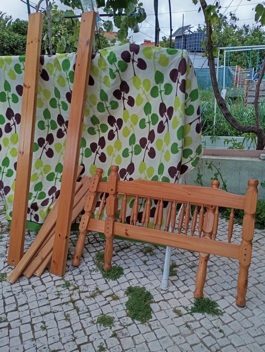 Cama Solteiro em pinho