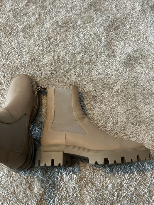 Bota em pele bege 39