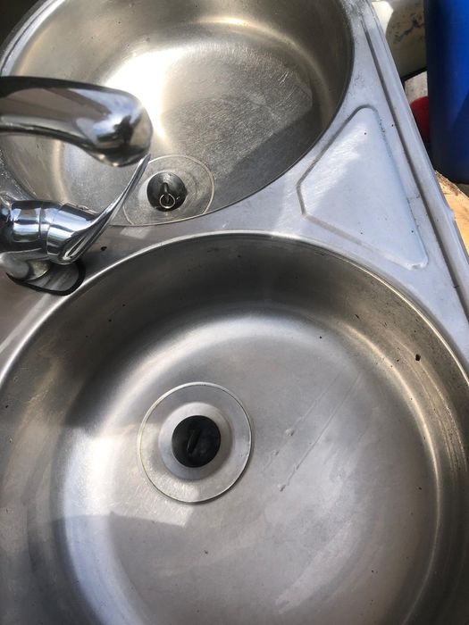 Pia em inox com torneira