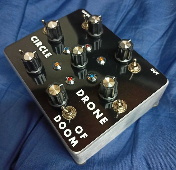 Efekt gitarowy Circle Drone of Doom + zasilacz(klon)