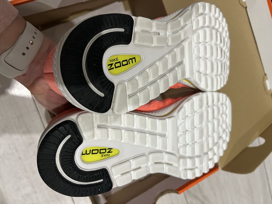 Damskie buty biegowe 38,5 Nike Air Zoom Vomero 12