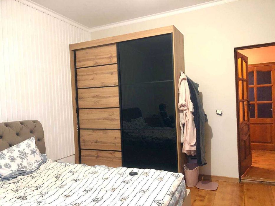 Продаж будинку і земельної ділянки