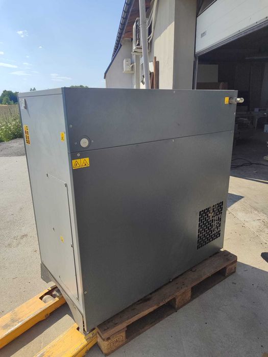 Sprężarka śrubowa Atlas Copco GA11 FF 11kW, 12,75 bar z osuszaczem