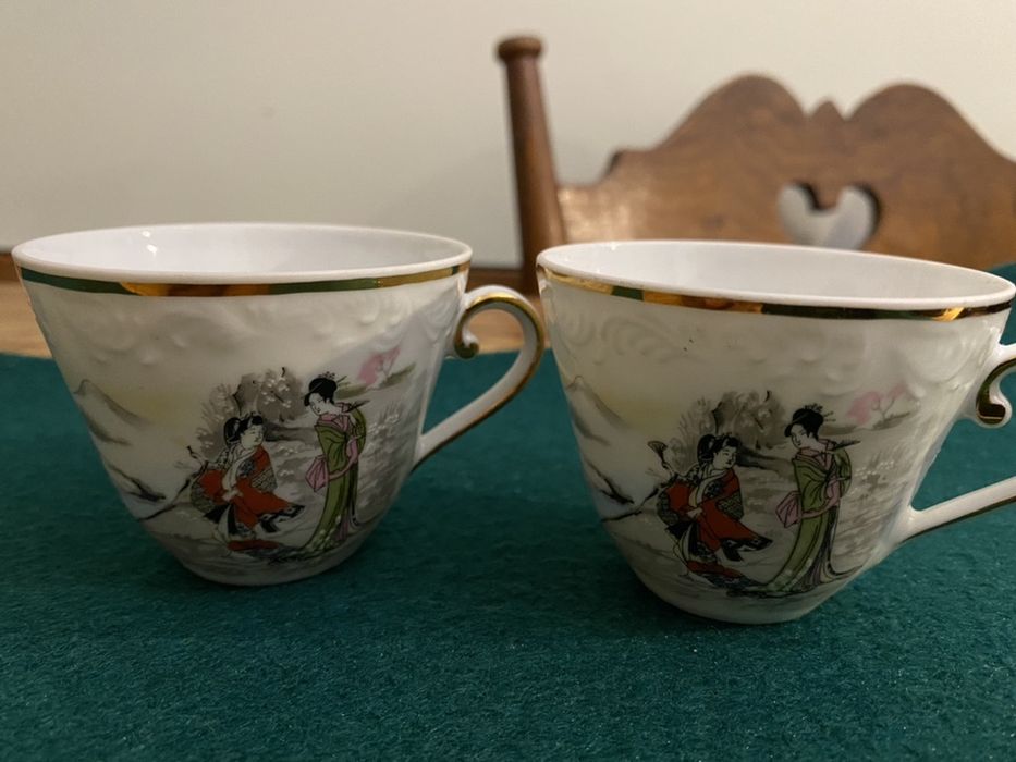 Varias chavenas antigas